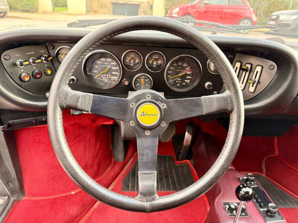 Bild 18/50 von Ferrari Dino 208 GT4 (1976)