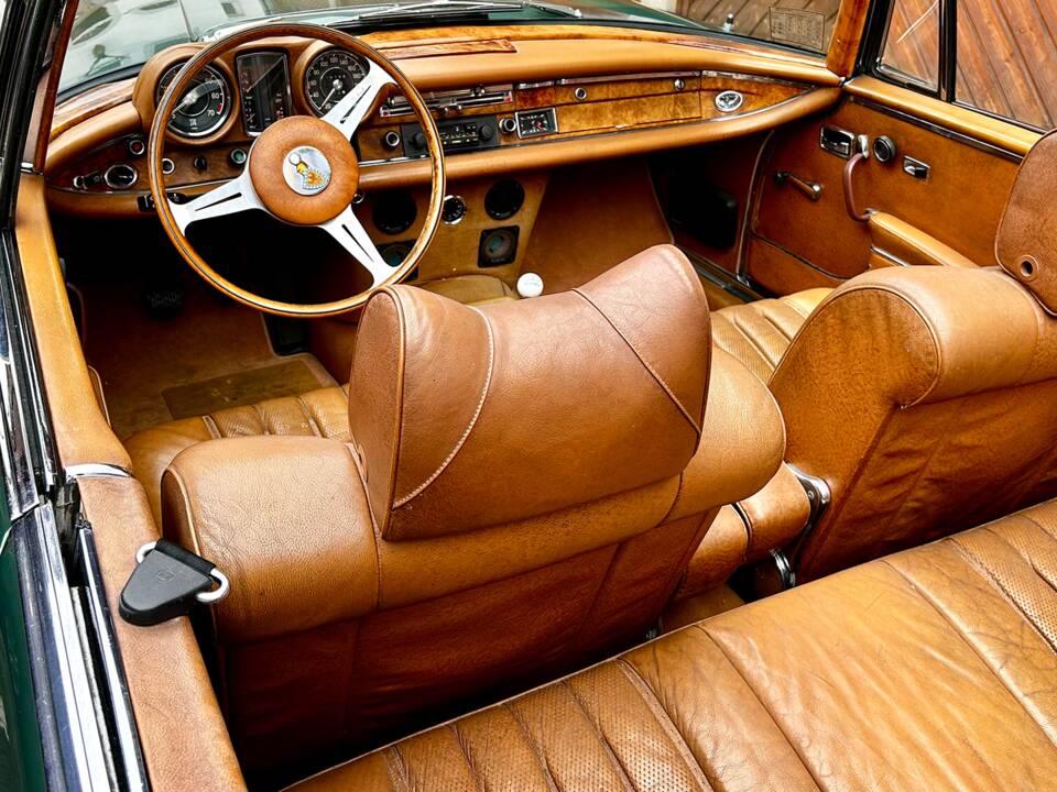 Image 9/15 of Mercedes-Benz 280 SE (1970)