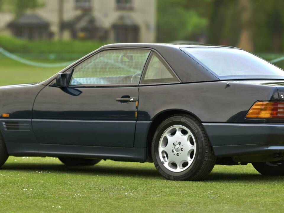 Image 21/50 of Mercedes-Benz SL 500 (1995)