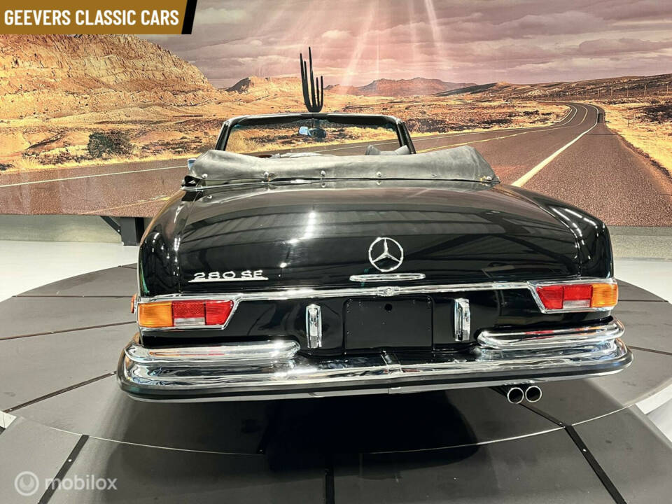 Immagine 8/44 di Mercedes-Benz 280 SE (1970)