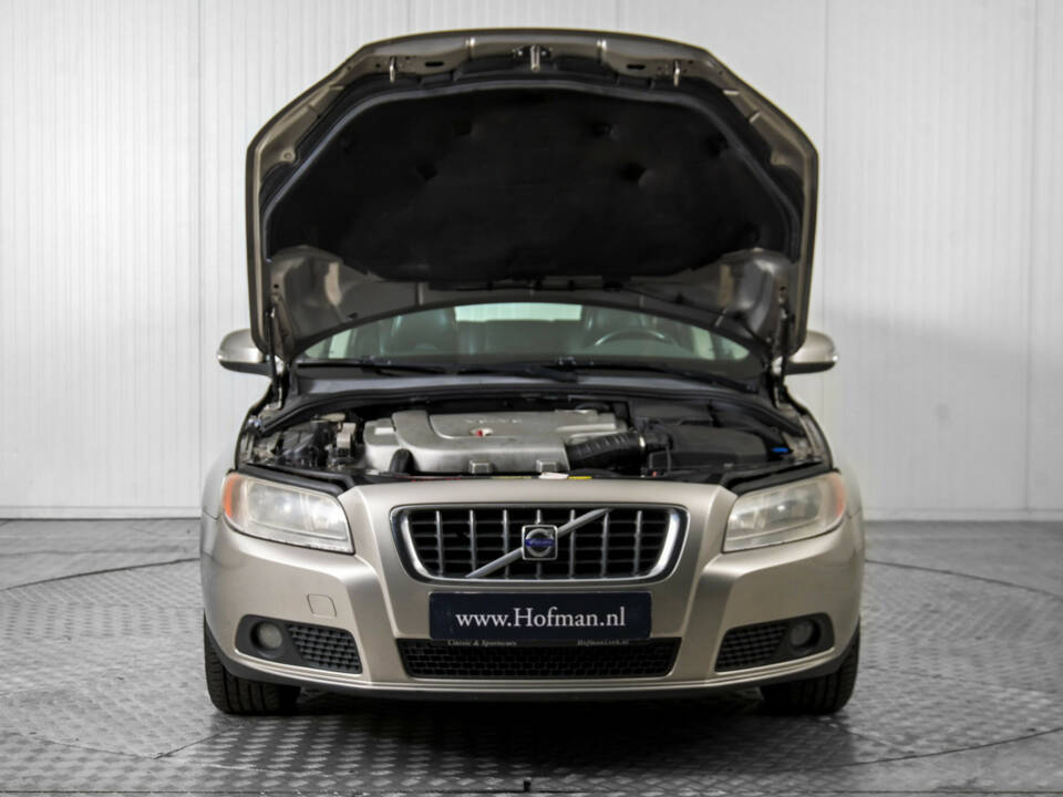 Bild 33/38 von Volvo V 70 2.4 (2007)