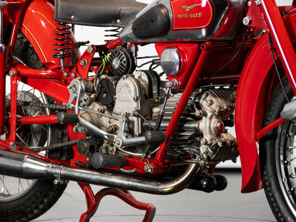 Image 10/50 de Moto Guzzi Astore (1952)