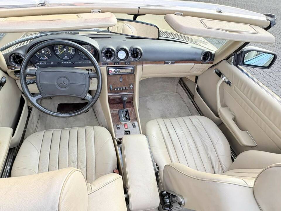 Image 23/50 of Mercedes-Benz 560 SL (1987)