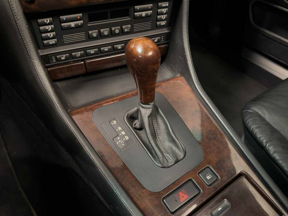 Image 26/41 of BMW 750i (2000)