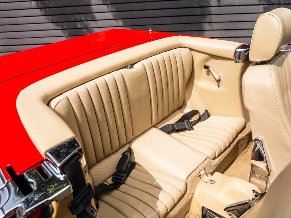 Image 39/59 of Mercedes-Benz 300 SL (1989)