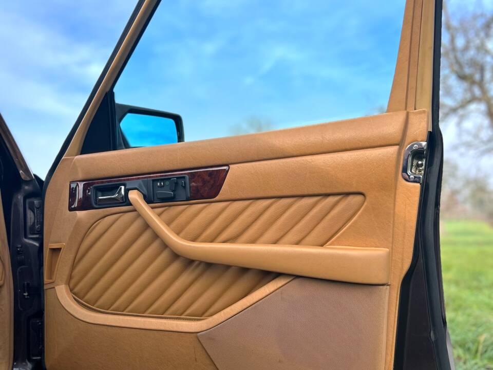 Bild 12/28 von Mercedes-Benz 500 SE (1990)