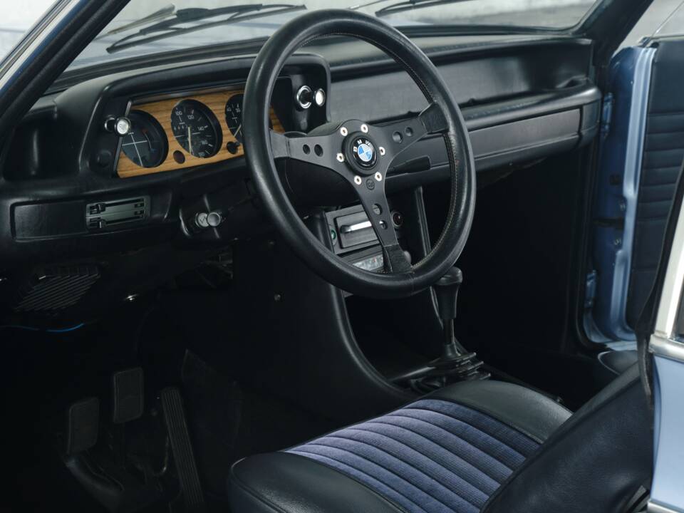 Bild 39/50 von BMW 2002 Baur (1975)