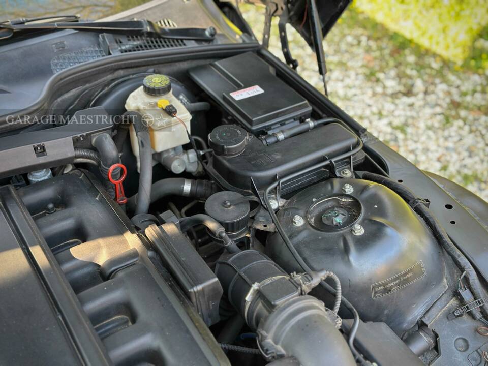 Immagine 54/93 di BMW Z3 2.2i (2002)