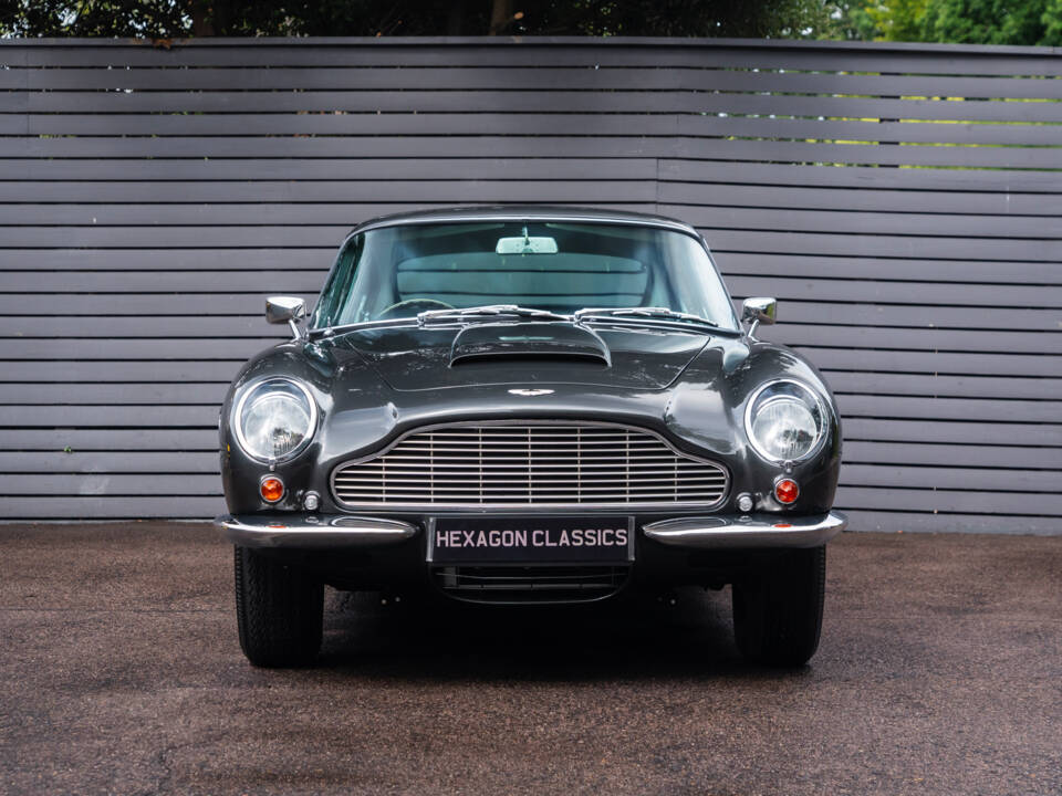 Imagen 11/49 de Aston Martin DB 6 Mk II (1970)