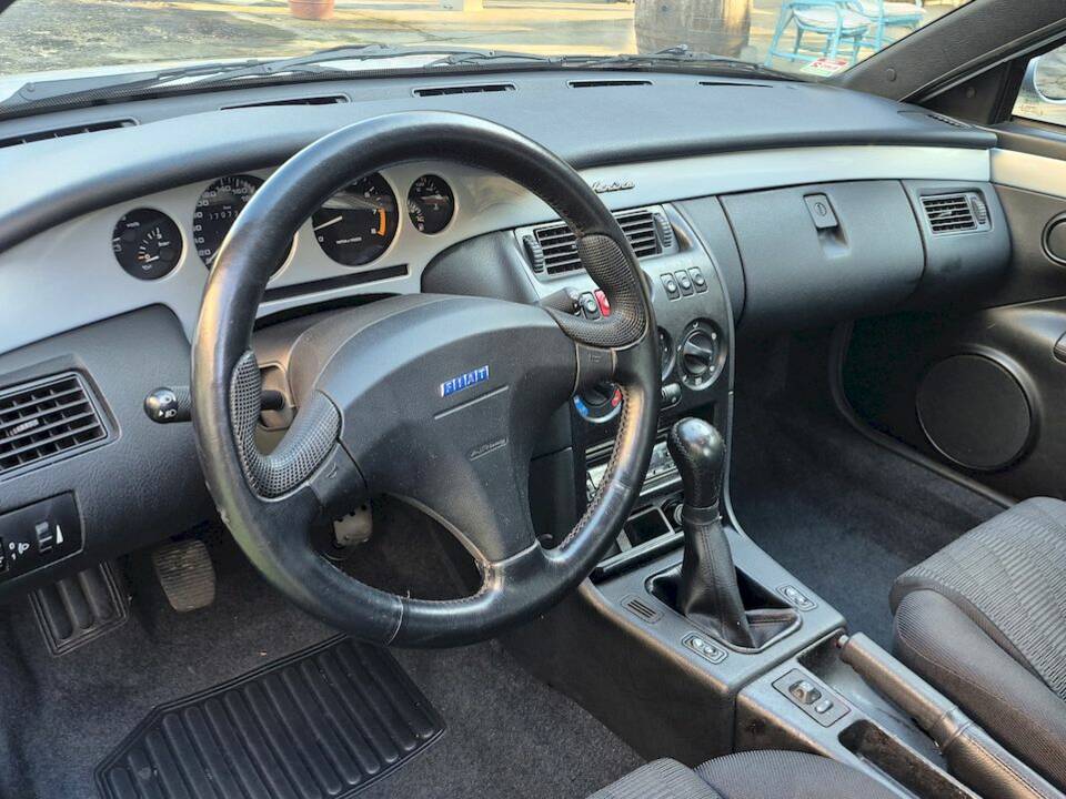 Immagine 23/43 di FIAT Coupé 2.0 20V (1999)