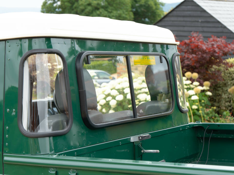 Bild 7/50 von Land Rover Defender 90 Td5 (2006)