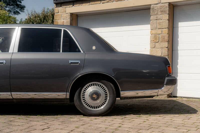 Bild 12/50 von Toyota Century (2003)