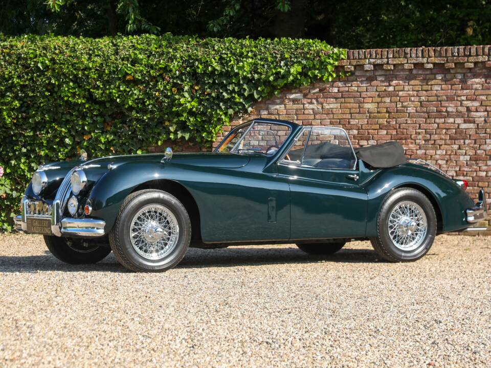 Afbeelding 42/50 van Jaguar XK 140 SE DHC (1957)