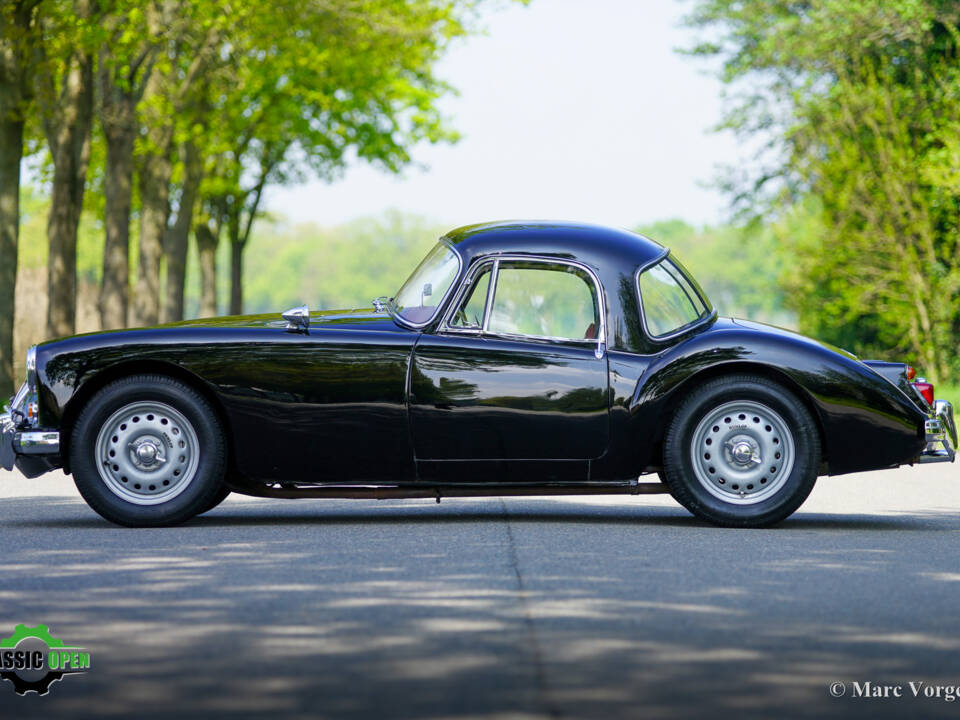 Image 3/50 de MG MGA Twin Cam (1958)