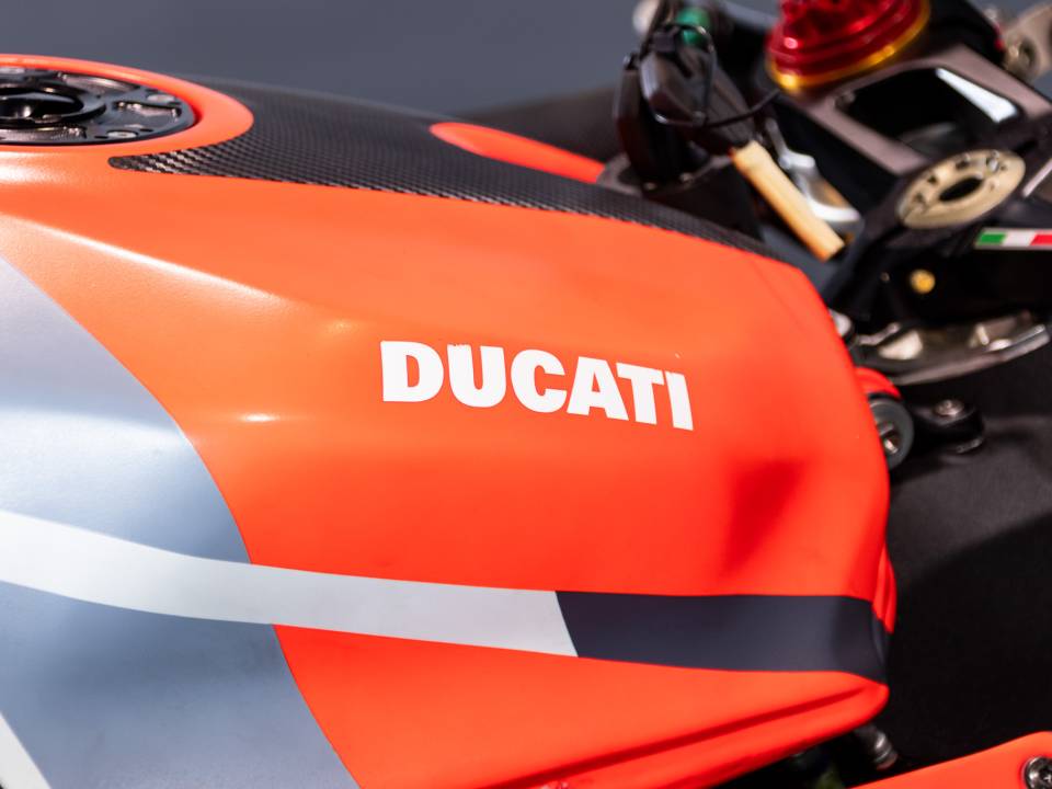 Immagine 22/50 di Ducati DUMMY (2019)