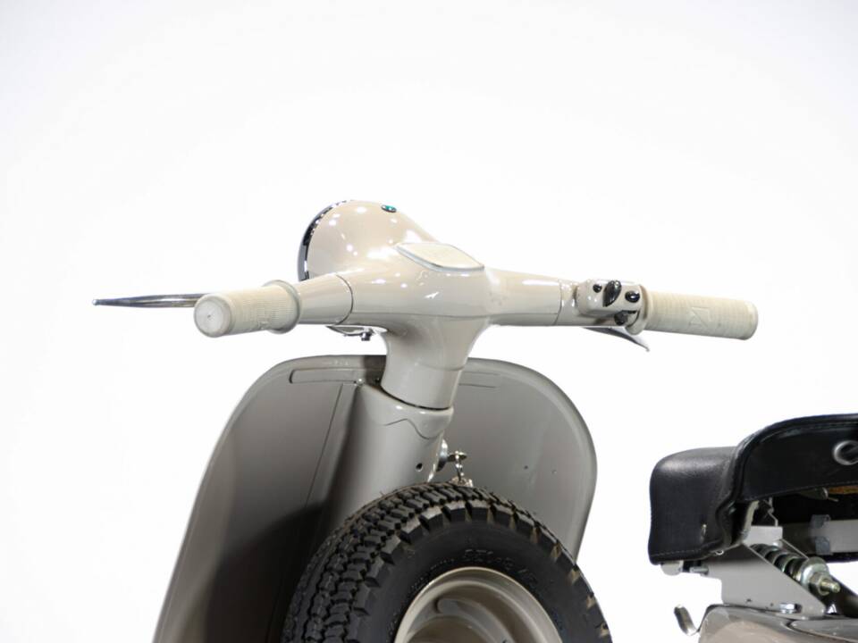 Image 44/50 de Piaggio Vespa 125 (1959)