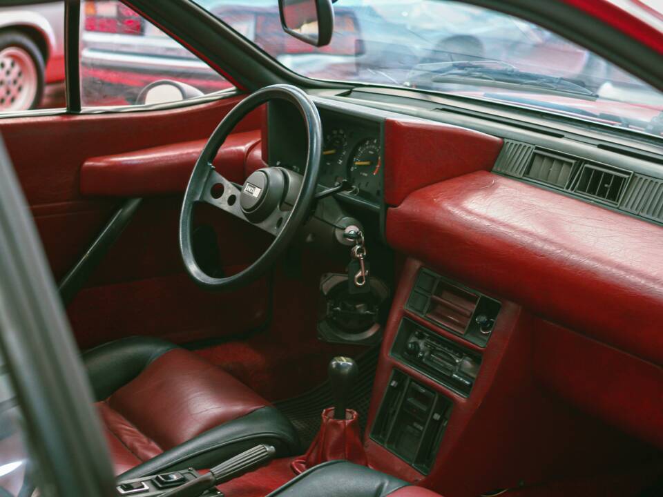 Image 23/39 of Lancia Beta Coupe 2000 i.e. (1982)