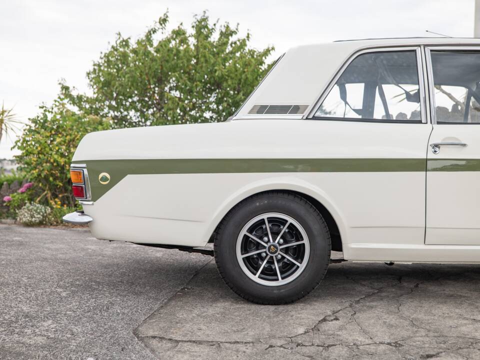 Image 14/33 de Ford Lotus Cortina (1970)