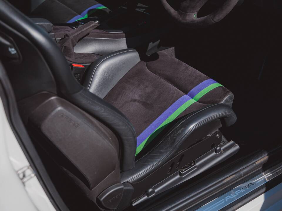 Image 30/44 de ALPINA B3 GT3 (2012)