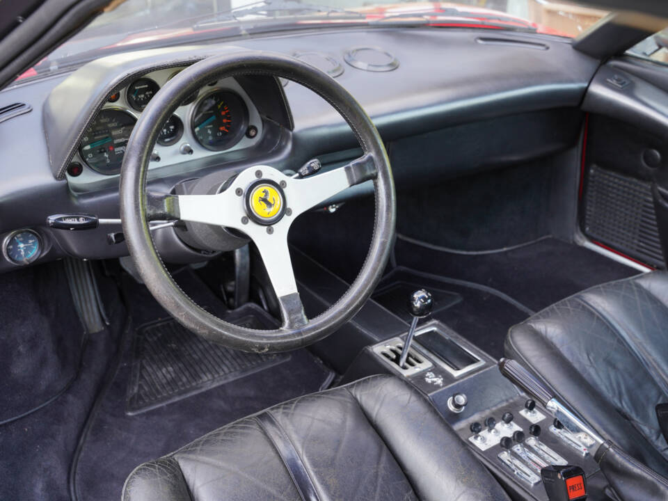 Image 3/50 de Ferrari 308 GTB (1977)
