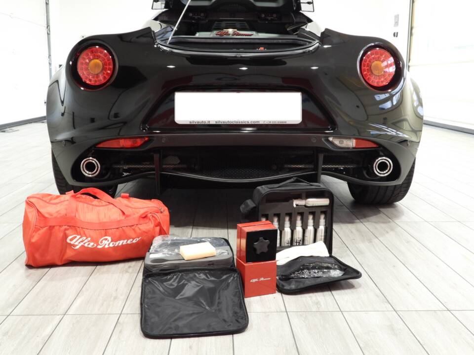 Immagine 11/15 di Alfa Romeo 4C (2017)