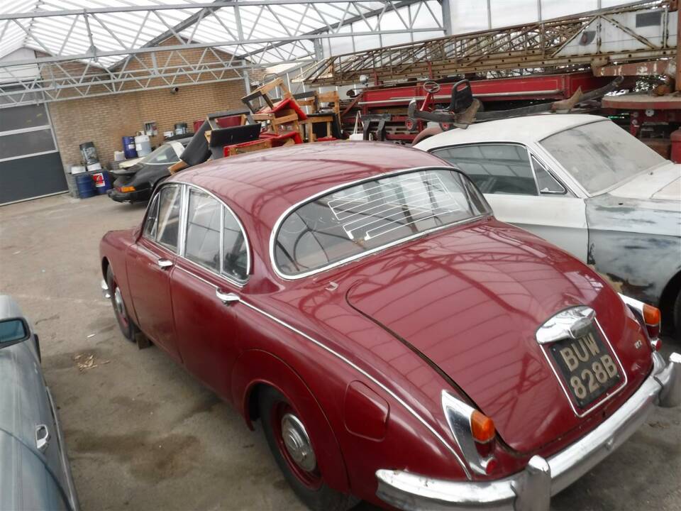 Image 13/32 of Jaguar Mk X 4.2 (1965)