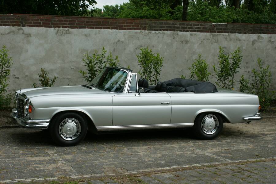 Afbeelding 2/25 van Mercedes-Benz 280 SE 3,5 (1971)