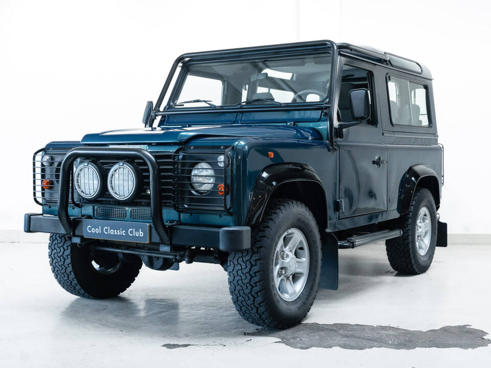 Image 1/43 of Land Rover Defender 90 &quot;50th Anniversary&quot; (1998)