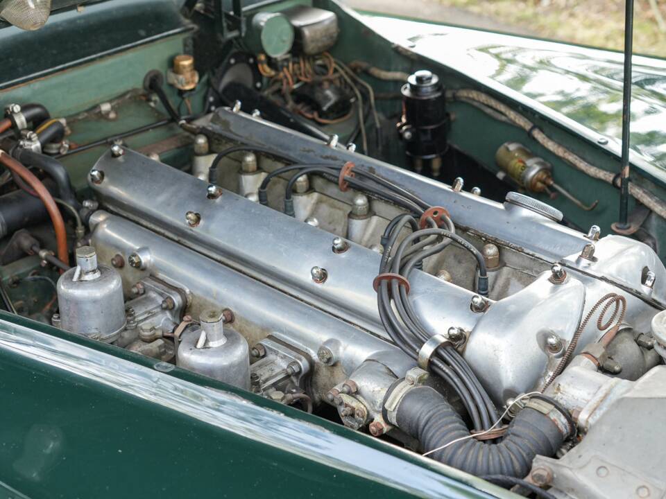 Image 23/50 of Jaguar XK 120 DHC (1953)