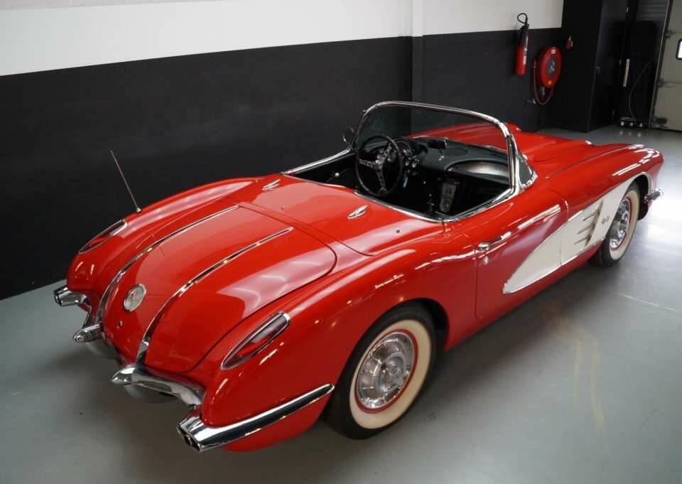 Image 4/50 of Chevrolet Corvette (1958)