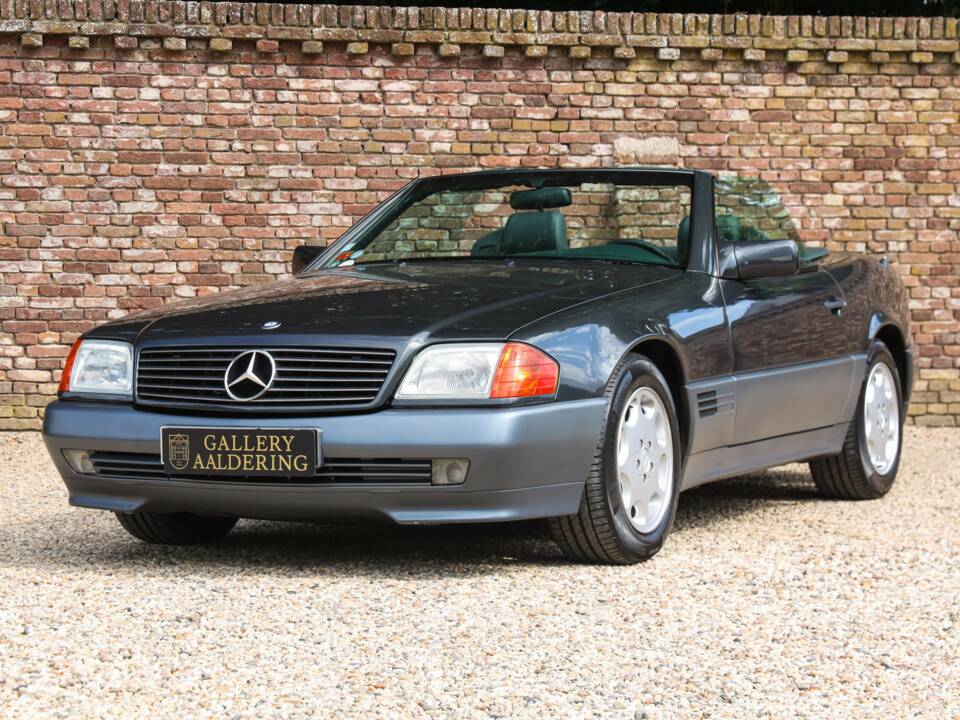 Image 11/50 of Mercedes-Benz 500 SL (1992)