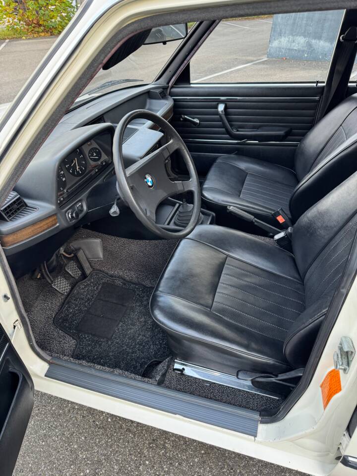 Bild 54/59 von BMW 518 (1980)