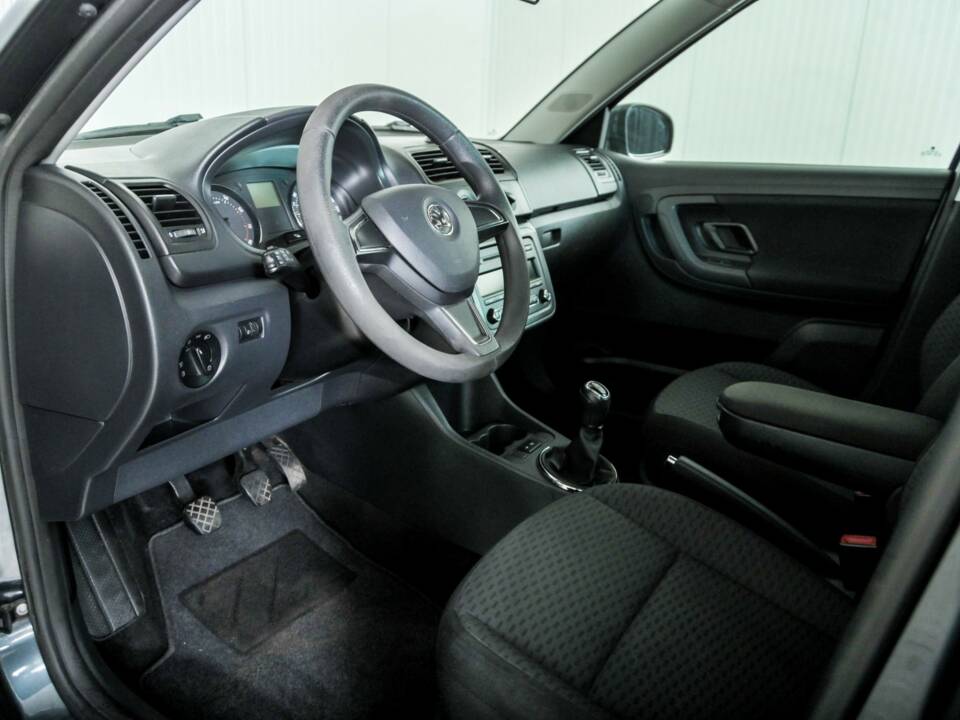 Imagen 11/50 de Skoda Fabia 1.2 TSI Combi (2014)