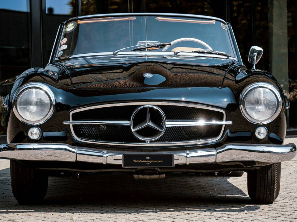 Image 3/42 of Mercedes-Benz 190 SL (1961)