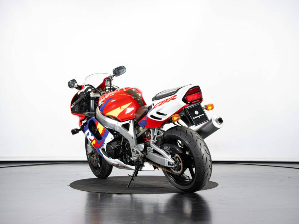 Immagine 2/50 di Honda CBR 900RR Fireblade (1996)