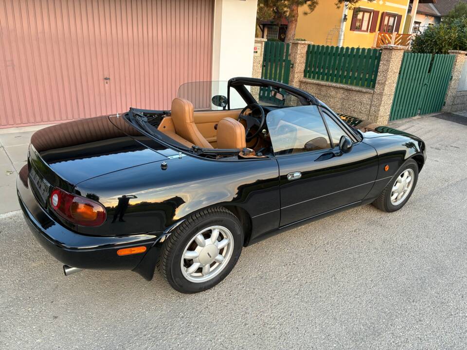 Image 16/23 of Mazda MX-5 1.6 (1992)