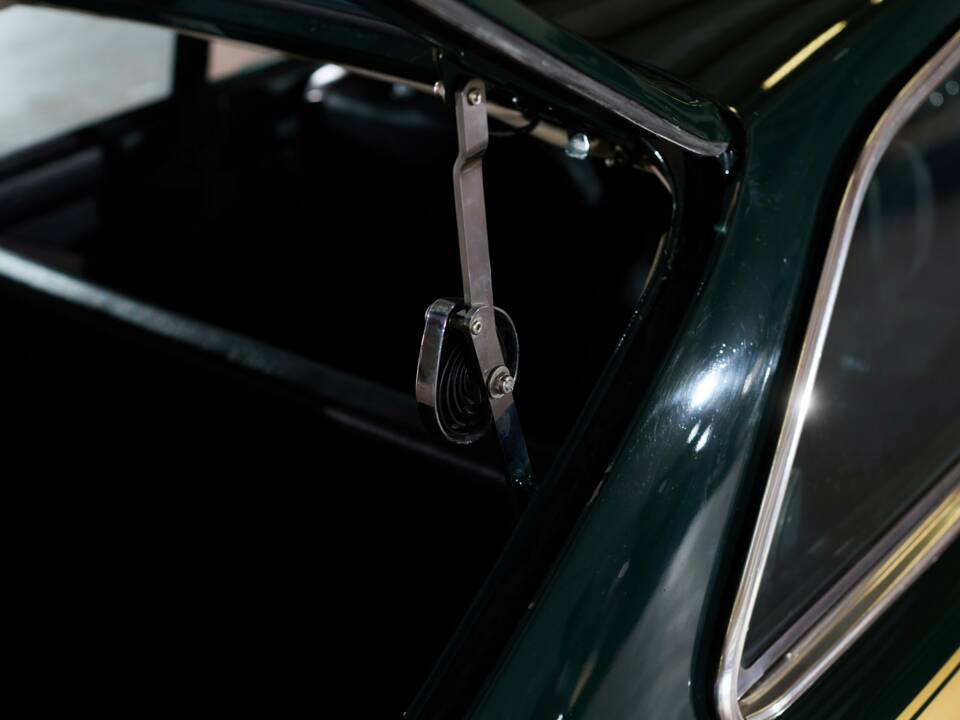 Bild 31/38 von MG MGB GT (1975)