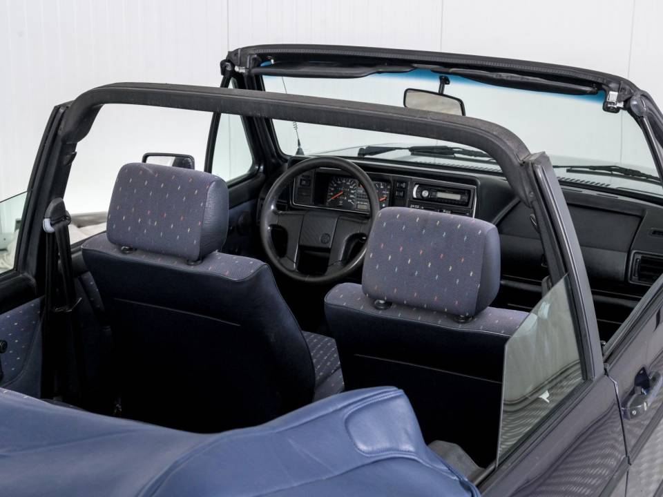 Afbeelding 40/50 van Volkswagen Golf Mk I Convertible 1.8 (1992)