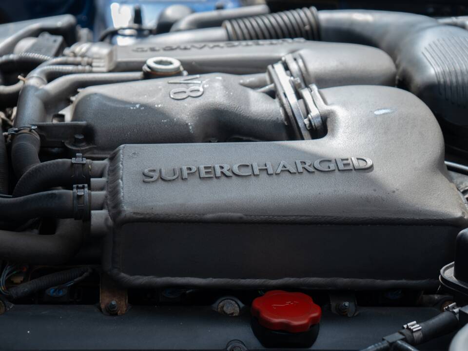 Imagen 50/50 de Jaguar XKR (2000)