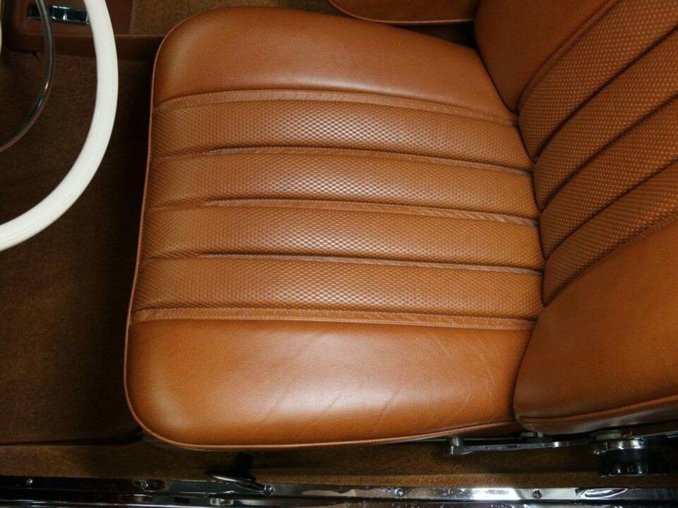 Image 12/30 of Mercedes-Benz 280 SE 3,5 (1970)