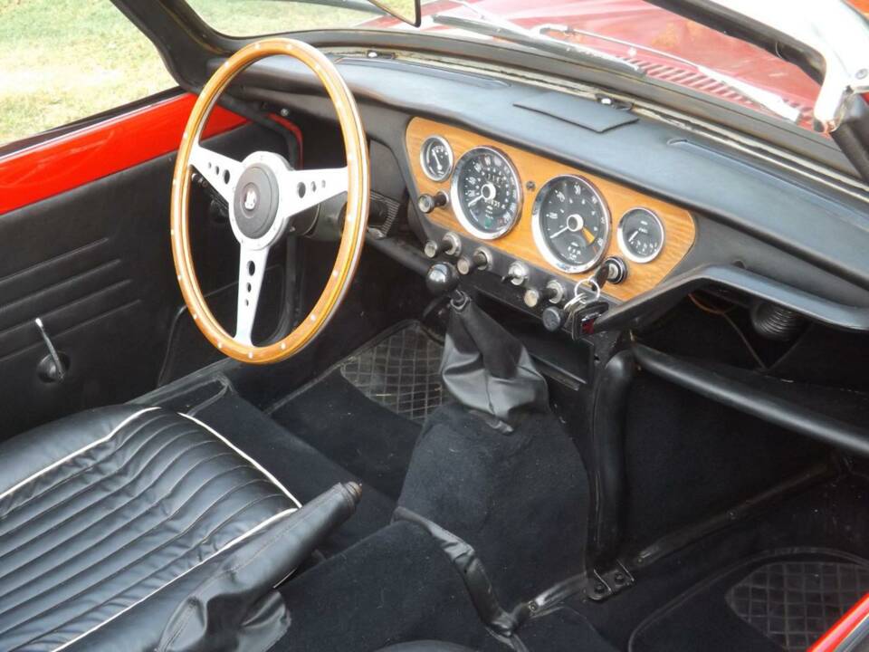 Image 12/50 of Triumph Spitfire Mk III (1968)