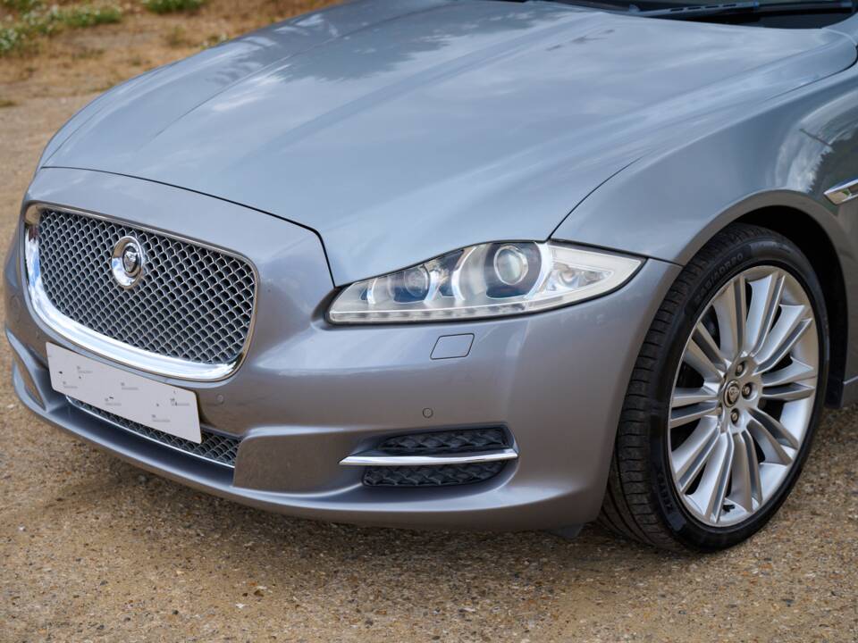 Bild 39/50 von Jaguar XJ 5.0 (2010)