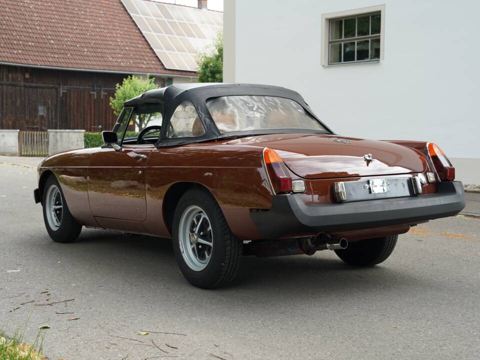 Image 18/100 of MG MGB (1978)