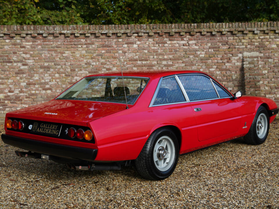 Image 22/50 of Ferrari 365 GT4 2+2 (1974)