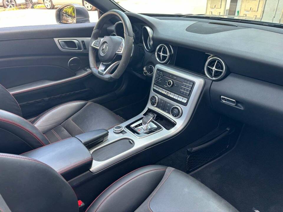 Image 9/20 de Mercedes-Benz SLC 300 (2016)