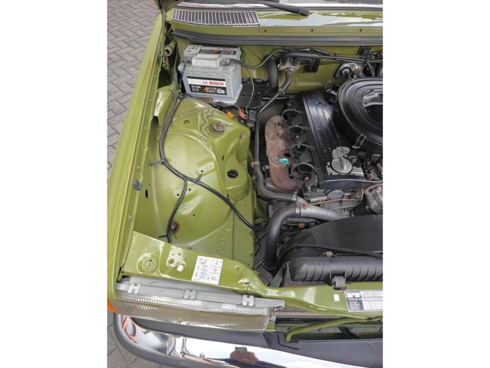 Immagine 47/50 di Mercedes-Benz 230 CE (1982)