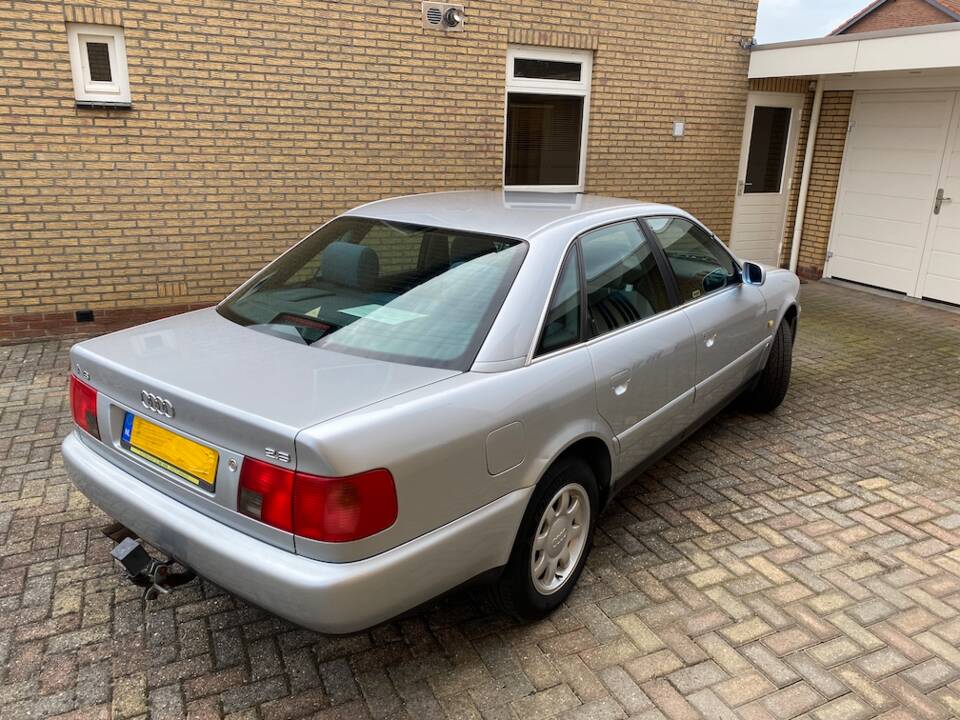 Bild 8/25 von Audi A6 2.6 (1996)