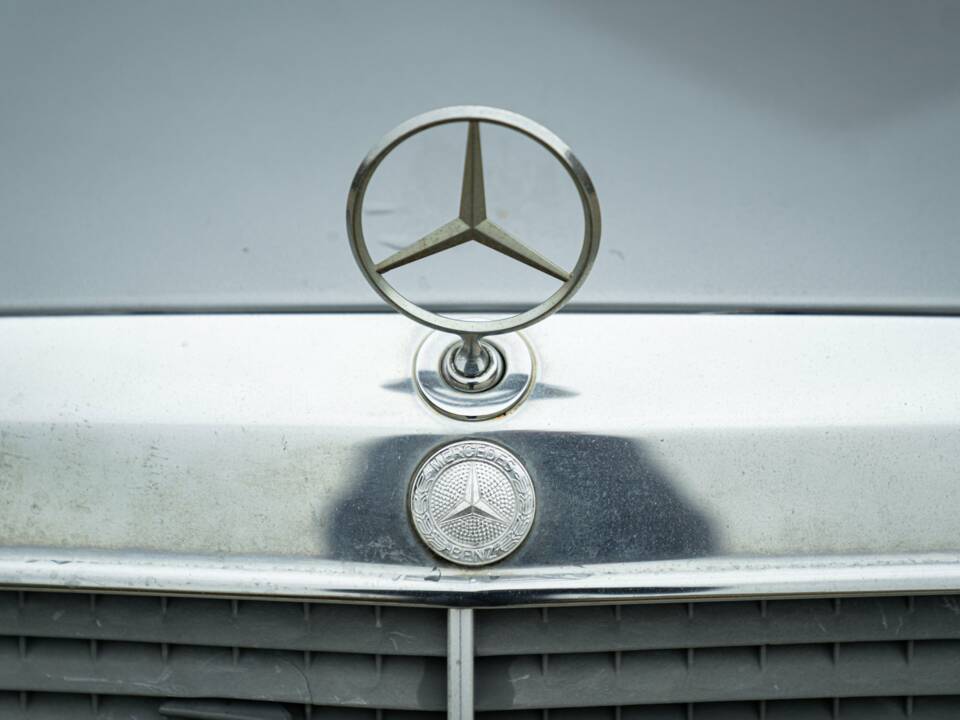 Immagine 26/50 di Mercedes-Benz 200 TE (1992)