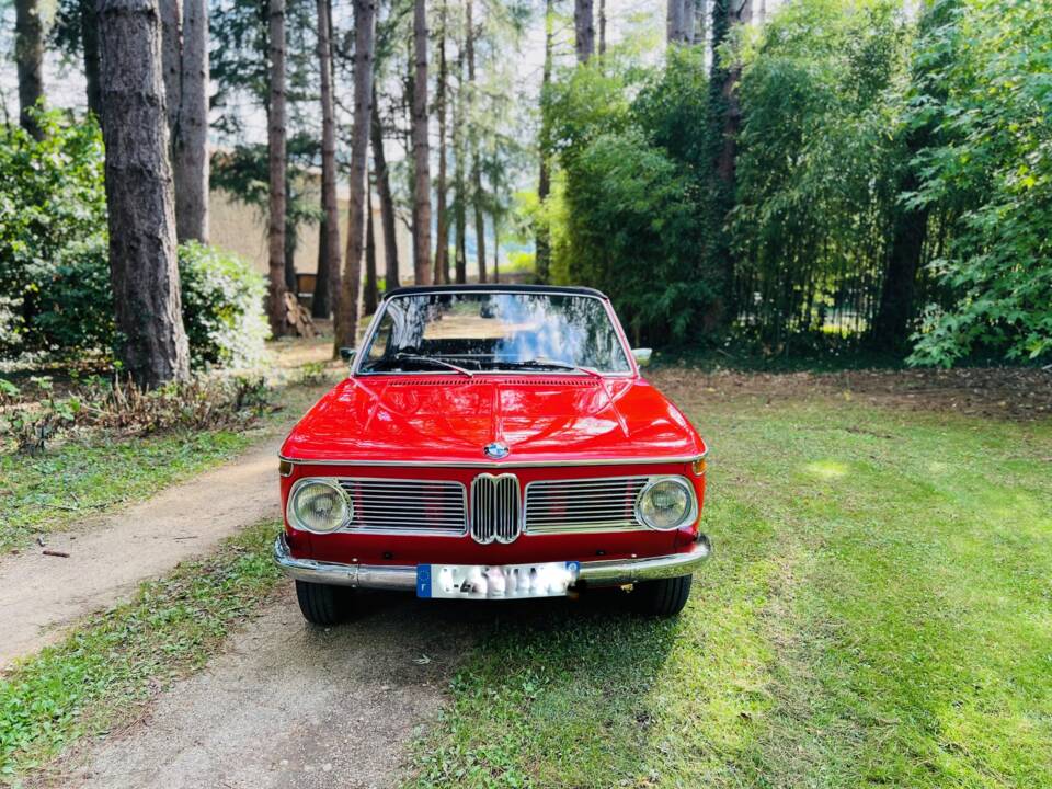 Image 9/142 of BMW 1600 Convertible (1970)