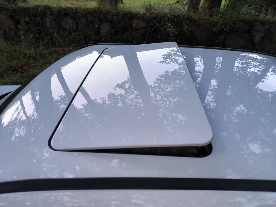 Image 50/78 de Mercedes-Benz 190 E 1.8 (1992)